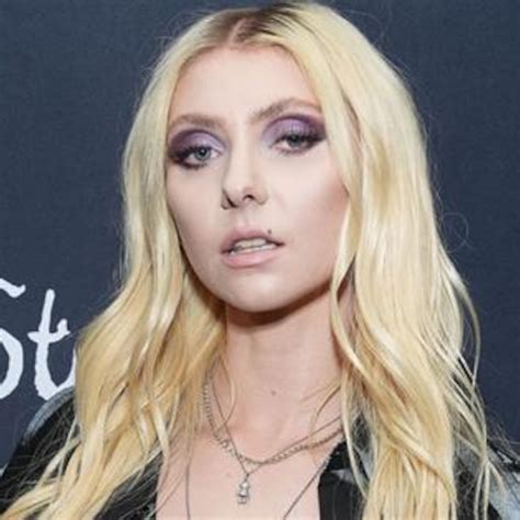 taylor momsen topless|Gossip Girls Taylor Momsen Goes Topless, Flaunts Abs on Red。